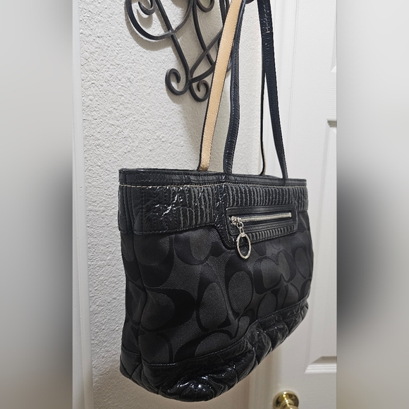 Coach Black Quilted Patent Leather Poppy Black Tote EUC - Picture 5 of 16